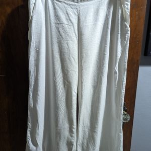 White linen wide legged cropped pants